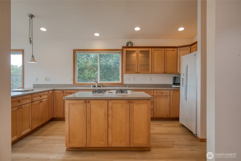 Property photo for 184 Bass Avenue NE, Ocean Shores photo 10
