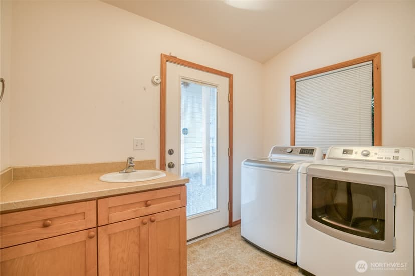 Property photo for 184 Bass Avenue NE, Ocean Shores photo 22