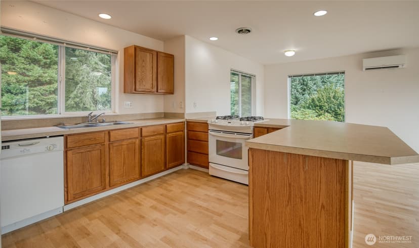 Property photo for 184 Bass Avenue NE, Ocean Shores photo 31