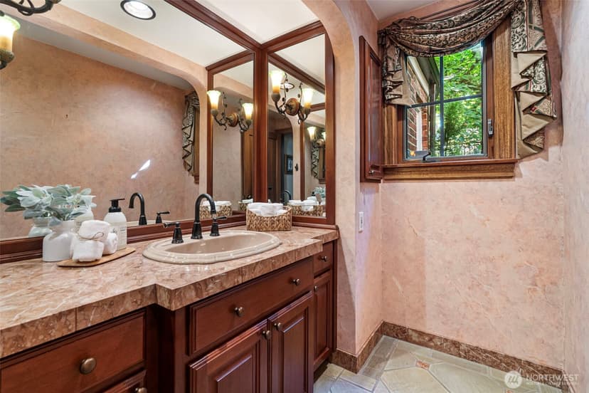 Property photo for 88 N Orchard Road, Tacoma photo 14