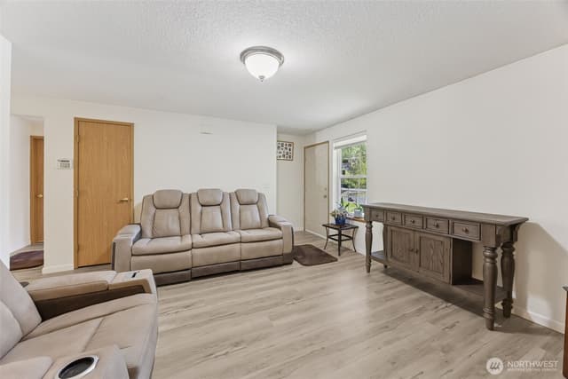 Property photo for 5611 99th Street Ct E, Puyallup photo 3