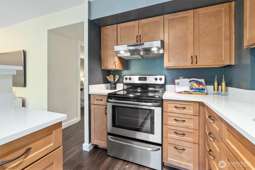 Property photo for 1740 Melrose Avenue #203, Seattle photo 6