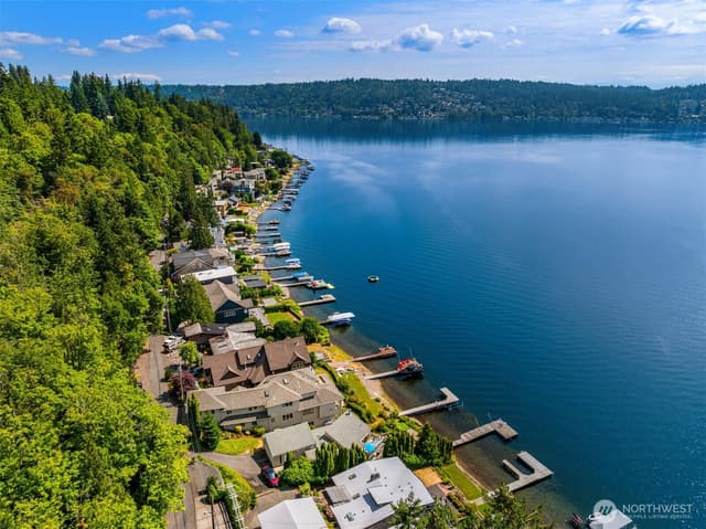 Property photo for 830 W Lake Sammamish Parkway NE, Bellevue photo 2