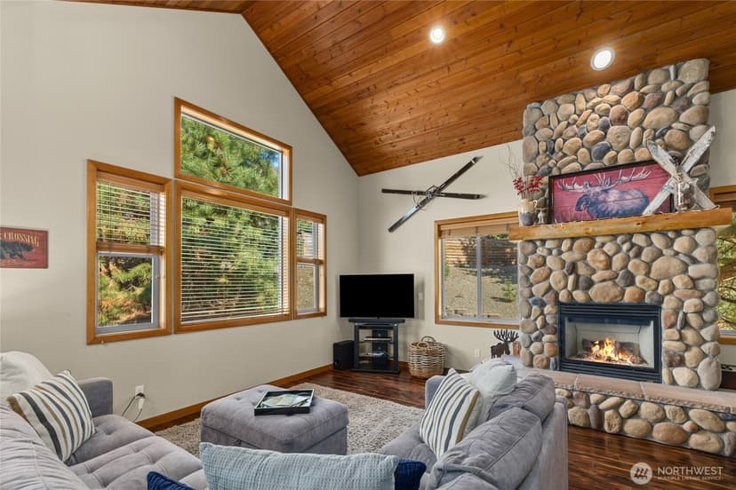 Property photo for 84 Wintergreen Lane, Ronald photo 9