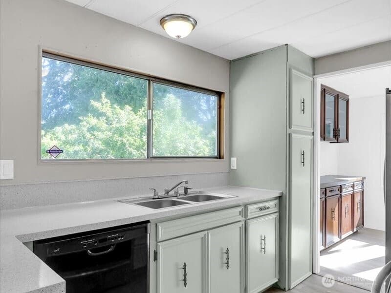 Property photo for 15430 SE 116th Street, Renton photo 11