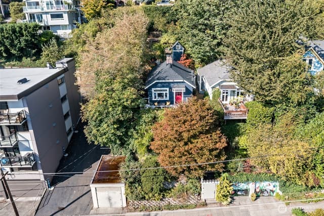 Property photo for 1611 Taylor Avenue N, Seattle photo 2