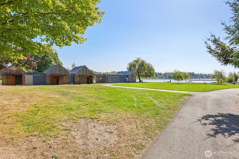 Property photo for 12044 96th Avenue NE #213, Kirkland photo 16