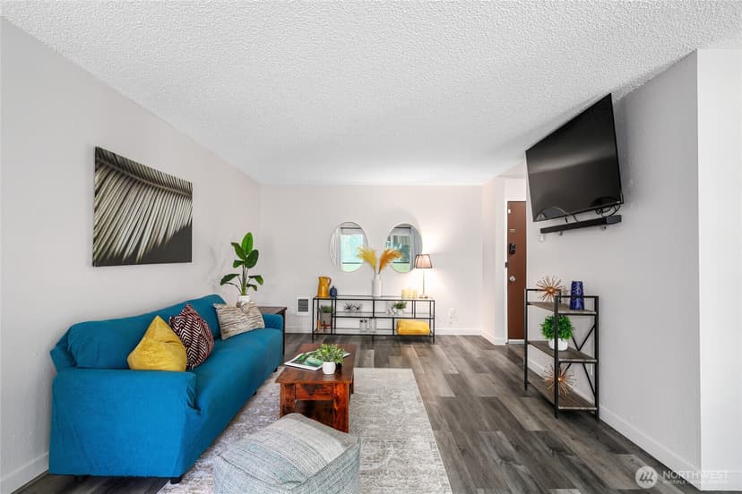 Property photo for 15156 65th Avenue S #1012, Tukwila photo 4