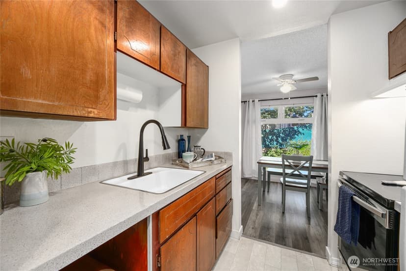 Property photo for 15156 65th Avenue S #1012, Tukwila photo 7