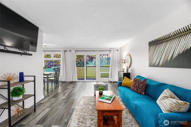 Property photo for 15156 65th Avenue S #1012, Tukwila photo 3