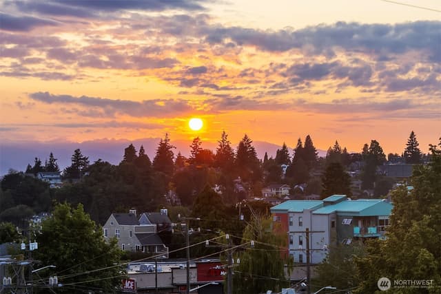 Property photo for 4823 42nd Avenue SW #B, Seattle photo 2