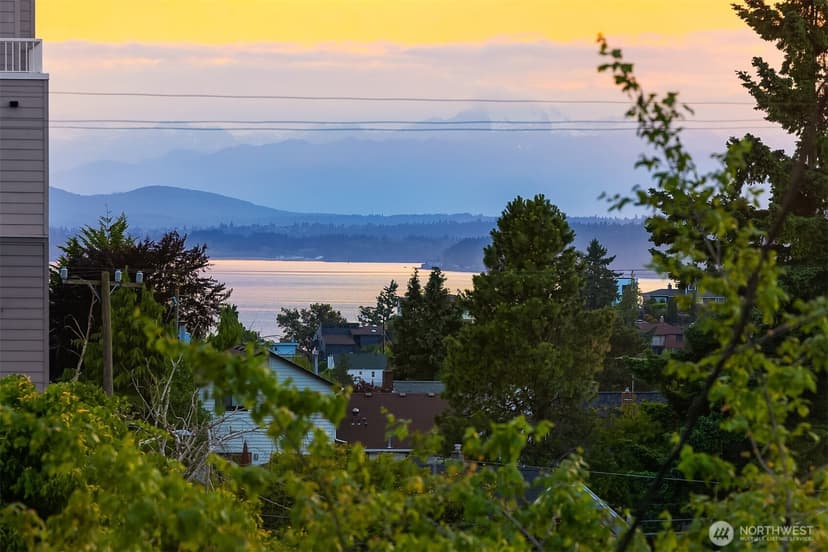 Property photo for 4823 42nd Avenue SW #B, Seattle photo 4