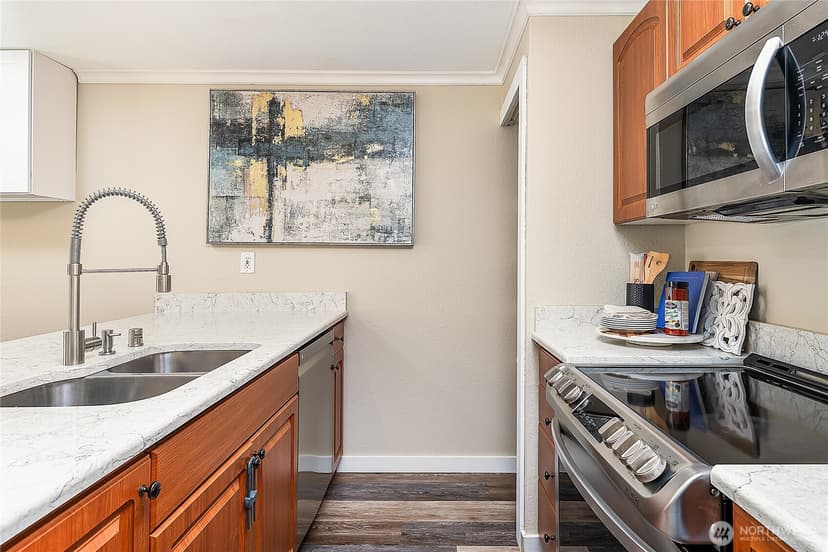 Property photo for 19230 Forest Park Drive NE #J131, Lake Forest Park photo 10