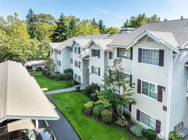 Property photo for 19230 Forest Park Drive NE #J131, Lake Forest Park photo 3