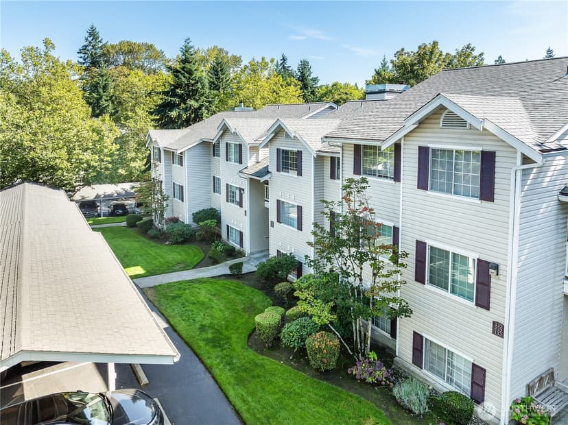 Property photo for 19230 Forest Park Drive NE #J131, Lake Forest Park photo 3