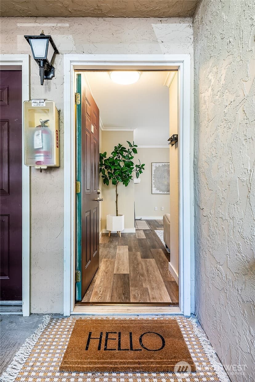 Property photo for 19230 Forest Park Drive NE #J131, Lake Forest Park photo 4