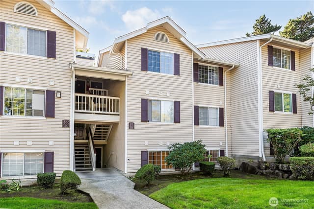 Property photo for 19230 Forest Park Drive NE #J131, Lake Forest Park