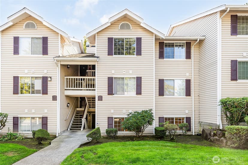 Property photo for 19230 Forest Park Drive NE #J131, Lake Forest Park photo 2