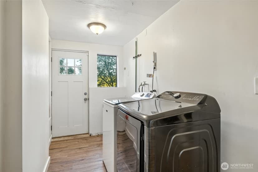 Property photo for 7119 Maxwelton Road, Clinton photo 18