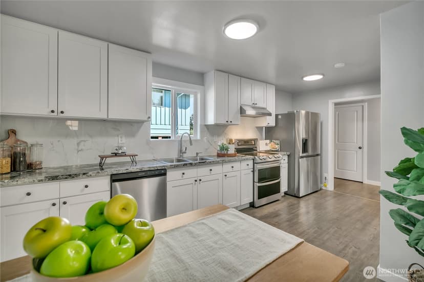 Property photo for 3501 S Webster St, Seattle photo 7