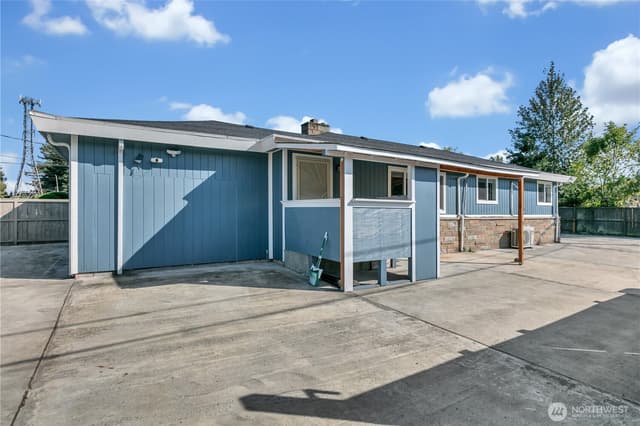 Property photo for 3501 S Webster St, Seattle