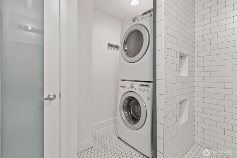 Property photo for 210 S 3rd Avenue #2D, Seattle photo 12
