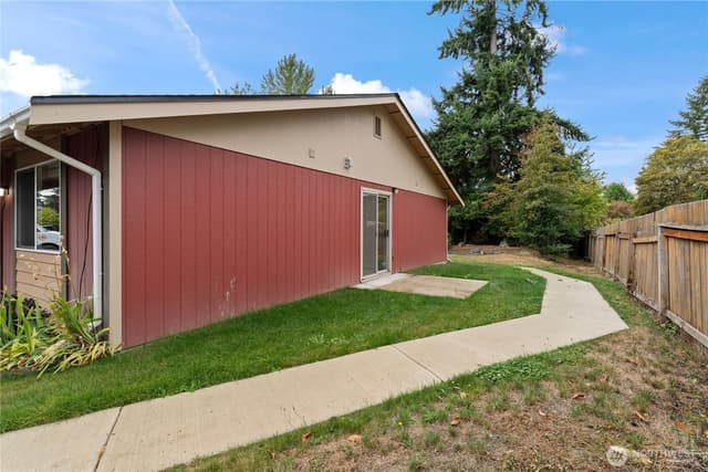 Property photo for 10214 13th Avenue Ct E #F, Tacoma photo 3