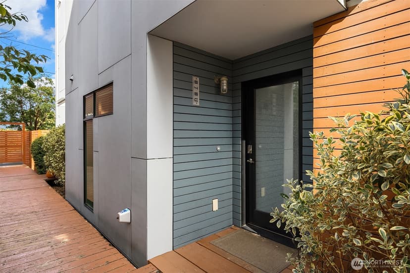 Property photo for 545 S Sullivan Street #C, Seattle photo 3