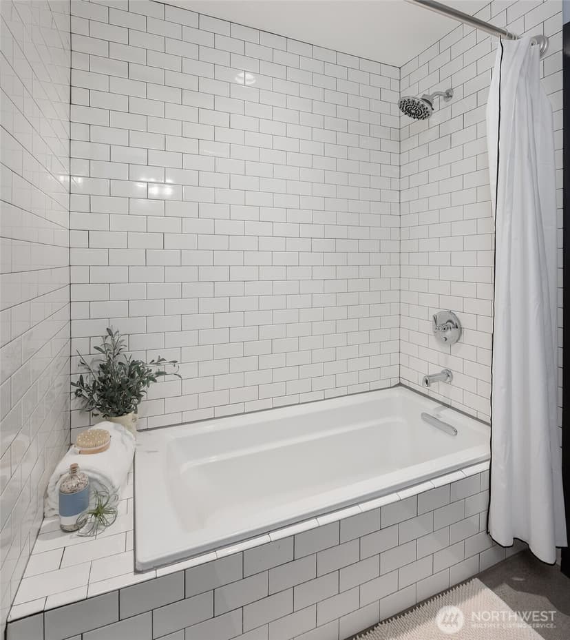 Property photo for 545 S Sullivan Street #C, Seattle photo 9