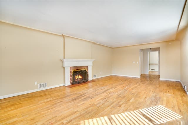Property photo for 617 120th Street S, Tacoma photo 4