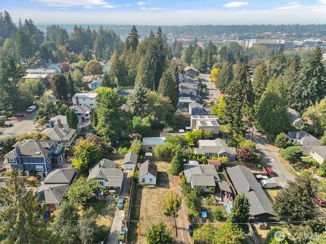 Property photo for 10217 12th Avenue NE, Seattle photo 3