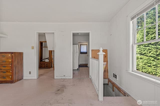 Property photo for 10217 12th Avenue NE, Seattle photo 4