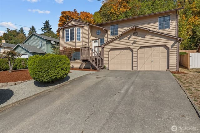 Property photo for 11822 56th Place S, Seattle photo 2