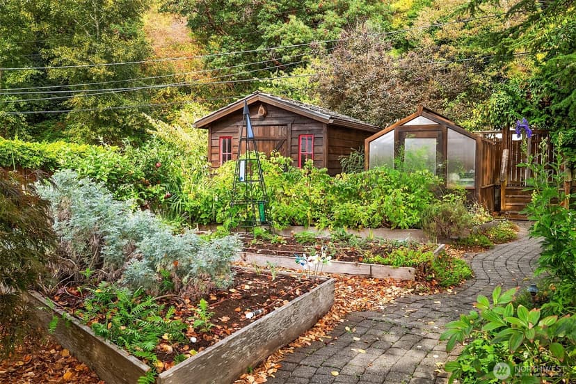 Property photo for 11259 Arroyo Beach Place SW, Seattle photo 28
