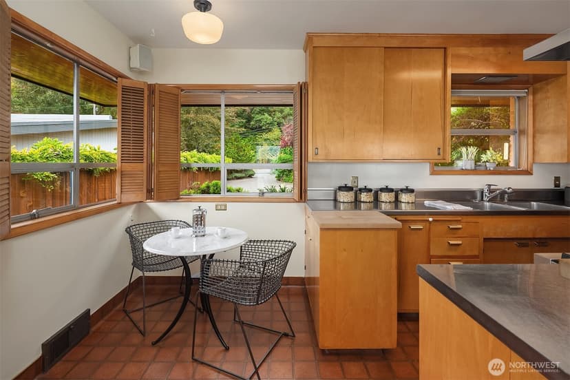 Property photo for 11259 Arroyo Beach Place SW, Seattle photo 13
