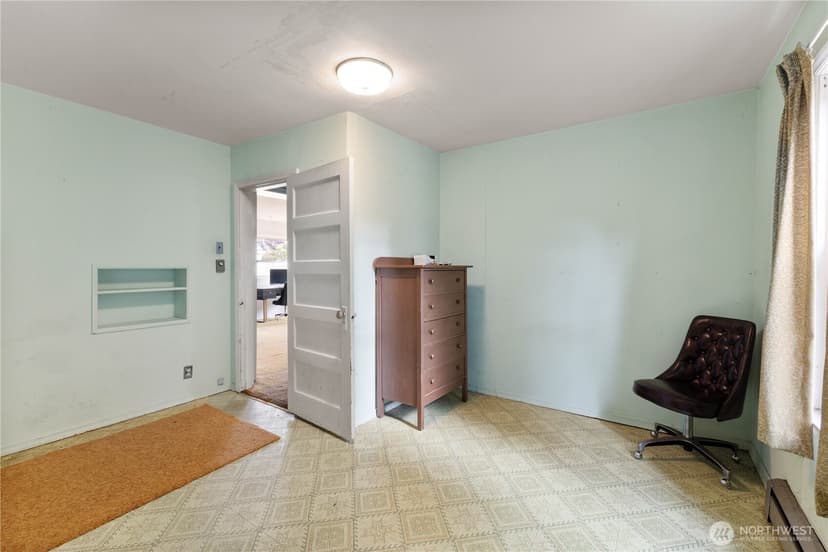 Property photo for 12447 2nd Avenue SW, Burien photo 9