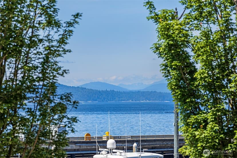 Property photo for 2000 Alaskan Way #255, Seattle photo 6