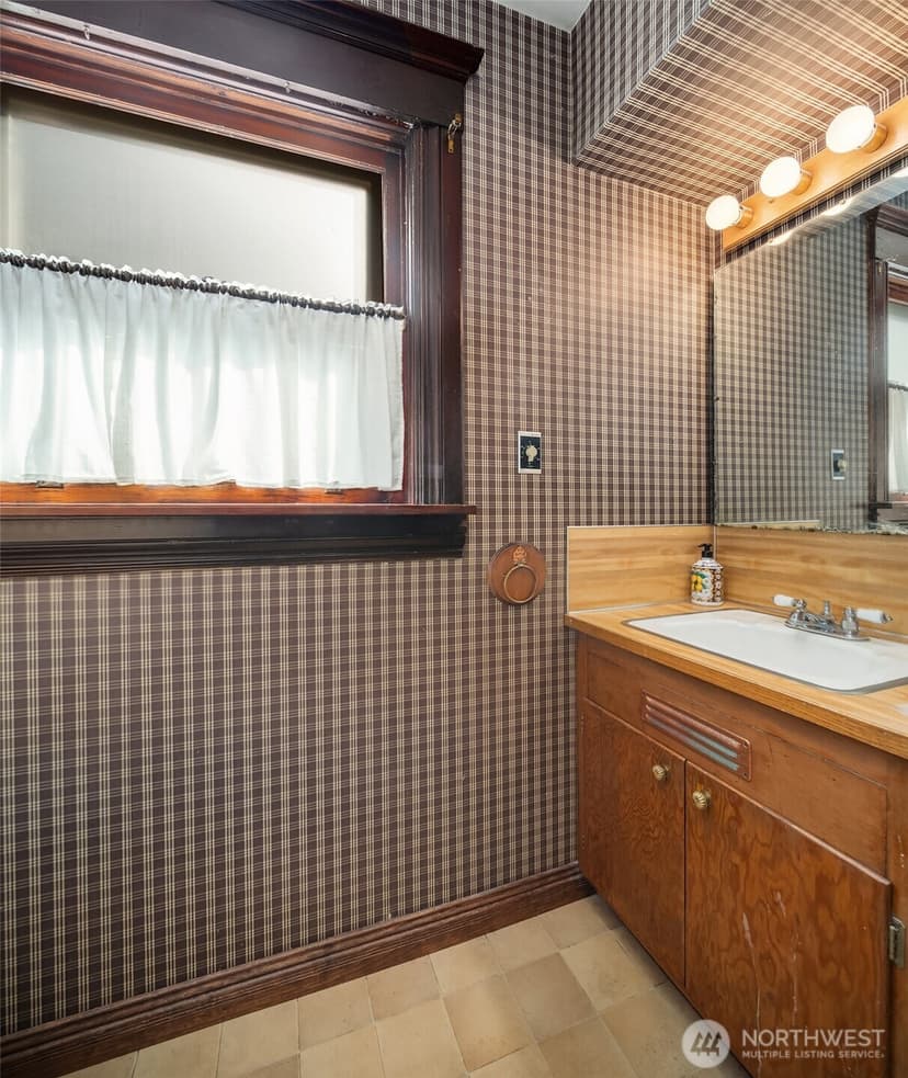 Property photo for 410 N Tacoma Avenue, Tacoma photo 13