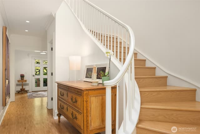 Property photo for 905 Harvard Avenue E, Seattle photo 5