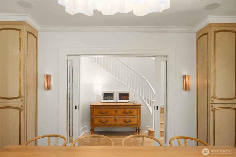 Property photo for 905 Harvard Avenue E, Seattle photo 13