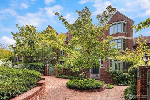 Property photo for 905 Harvard Avenue E, Seattle