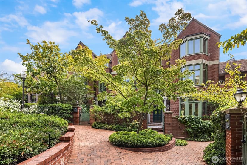 Property photo for 905 Harvard Avenue E, Seattle
