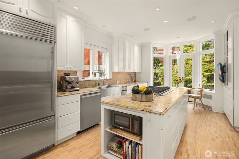 Property photo for 905 Harvard Avenue E, Seattle photo 15