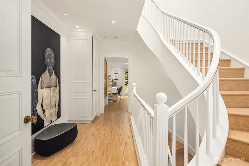 Property photo for 905 Harvard Avenue E, Seattle photo 18