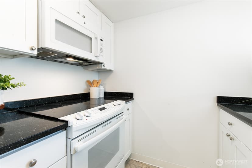 Property photo for 1415 2nd Avenue #1607, Seattle photo 13