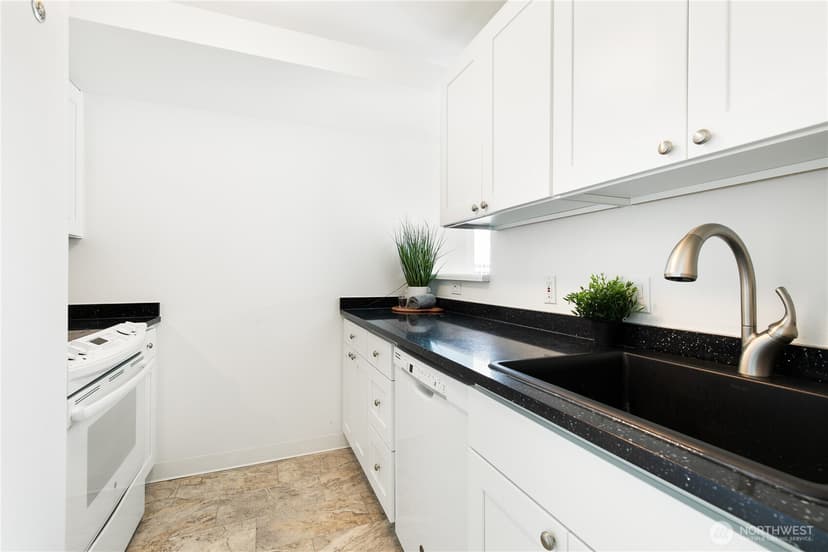 Property photo for 1415 2nd Avenue #1607, Seattle photo 12