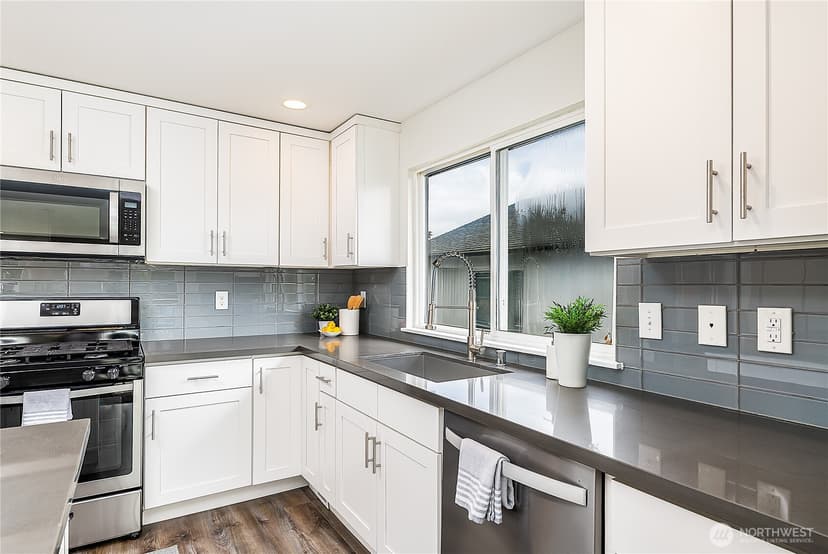 Property photo for 3110 S Dakota Street, Seattle photo 11