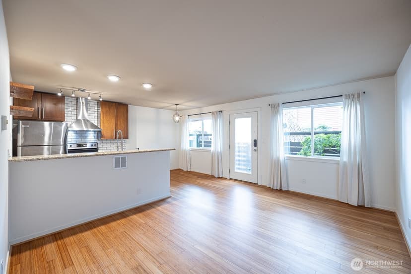 Property photo for 5220 42nd Avenue S, Seattle photo 3