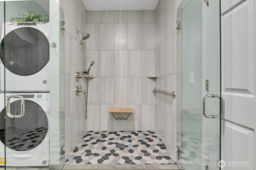 Property photo for 20204 Island Parkway E, Lake Tapps photo 14