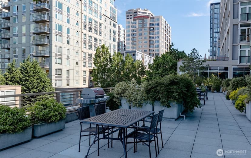 Property photo for 2716 Elliott Avenue #404, Seattle photo 13